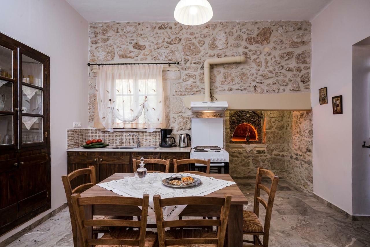 הוילה Plátanos Nepheli Stone House מראה חיצוני תמונה